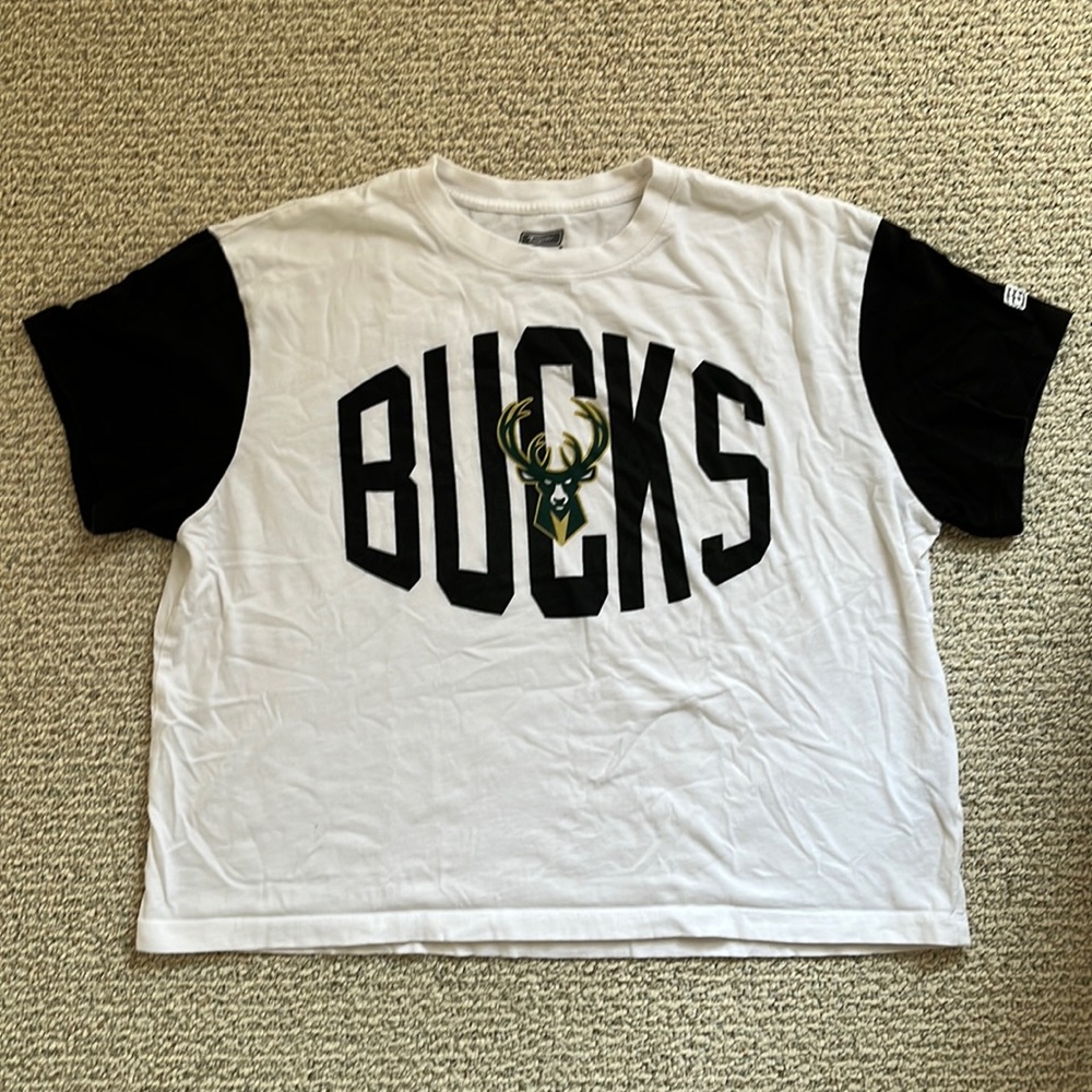Tailgate by American Eagle Milwaukee Bucks Crop Tee
